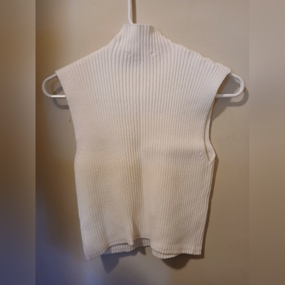 Zara Women's White Ribbed Turtleneck Sleeveless Shirt - Picture 2 of 2